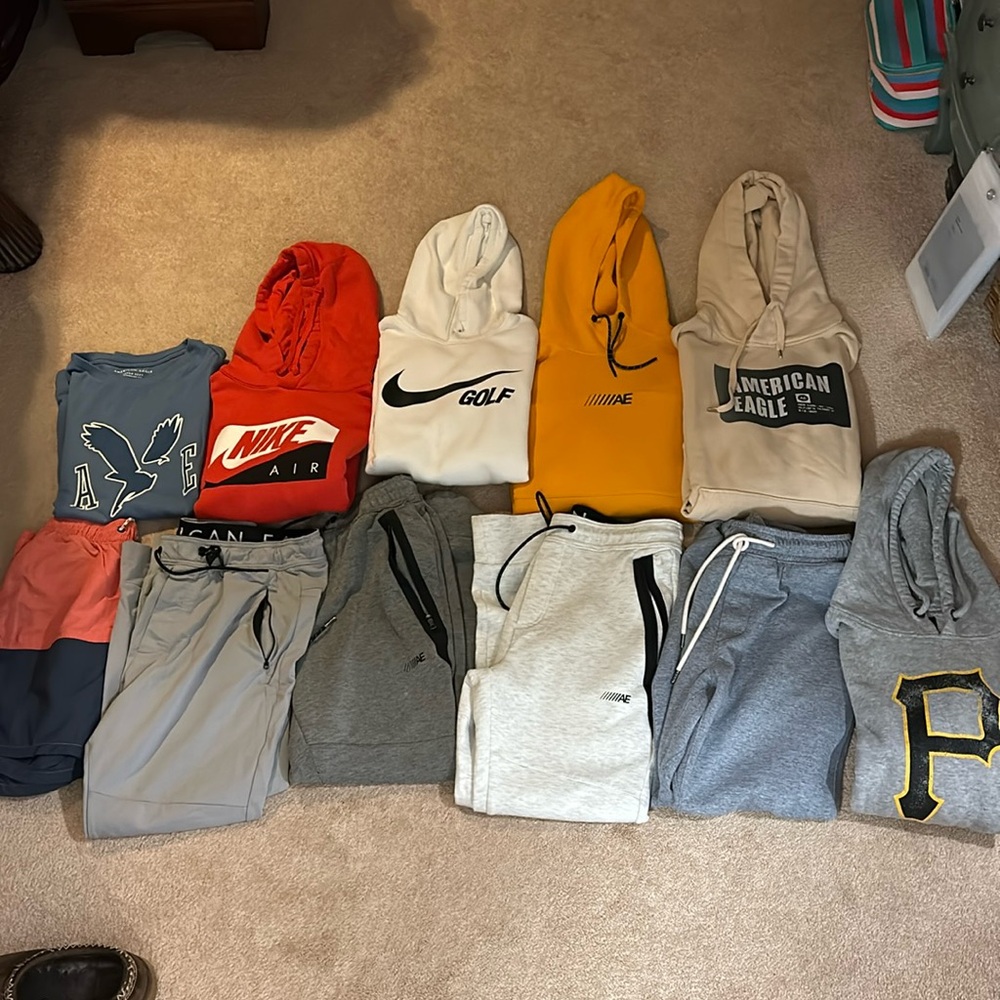 MENS MEDIUM. 11 Items. Perfect Condition. Open to offers. American eagle, Nike